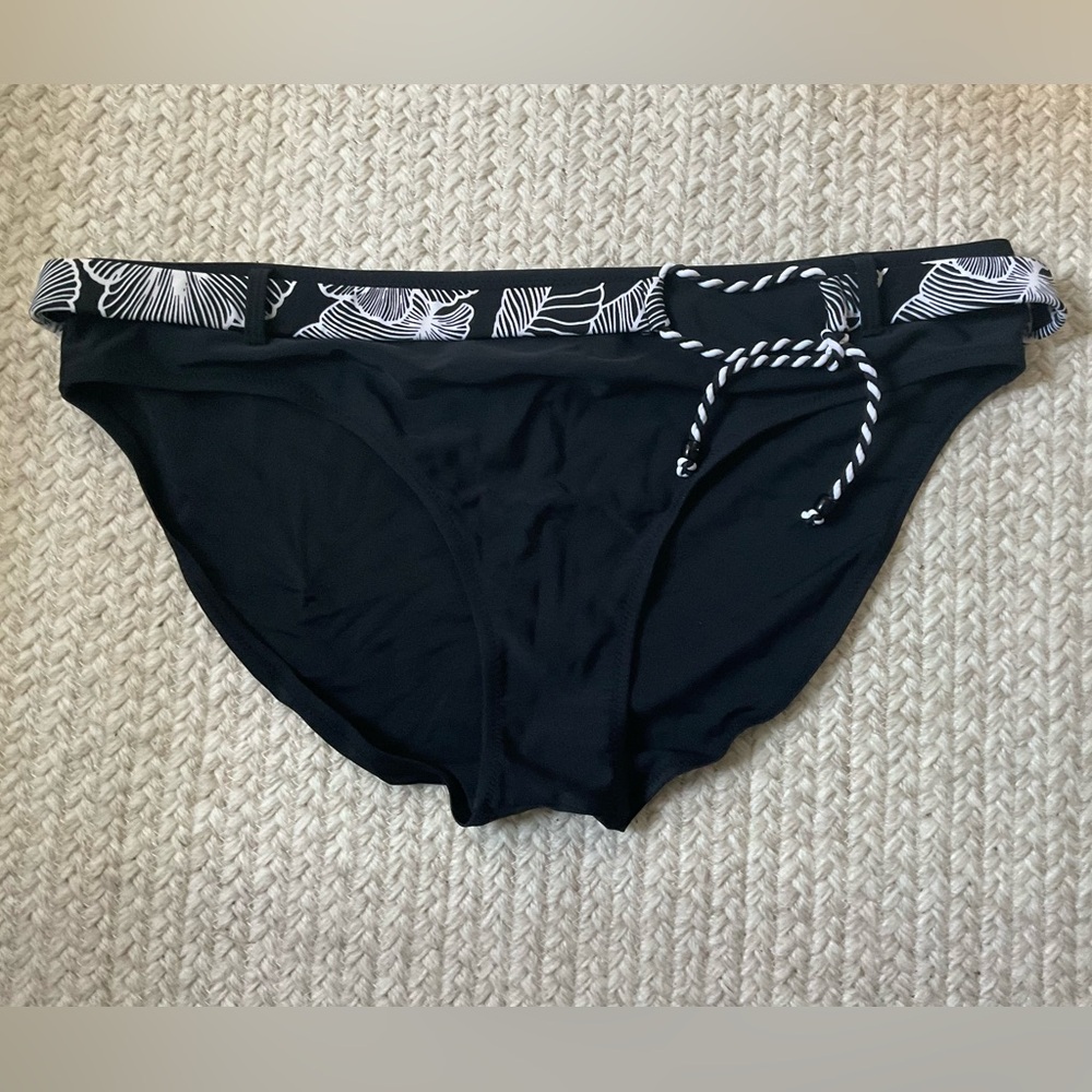Black🐬Bikini Bottom with Leaf Print Waistband